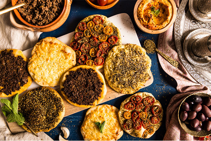 غذاهای لبنانی مناقیش یکی از غذاهای لبنانی
