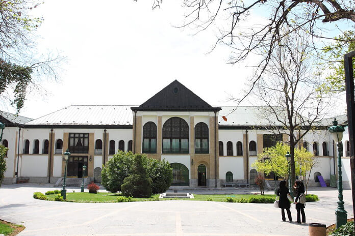 نمای ورودی کاخ صاحبقرانیه 