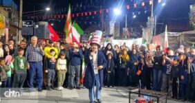 اجرای نمایش خیابانی «میناب مثل میهن» در دزفول اجرای نمایش خیابانی «میناب مثل میهن» در دزفول