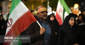 حضور باشکوه مردم ایلام در میدان ۲۲ بهمن