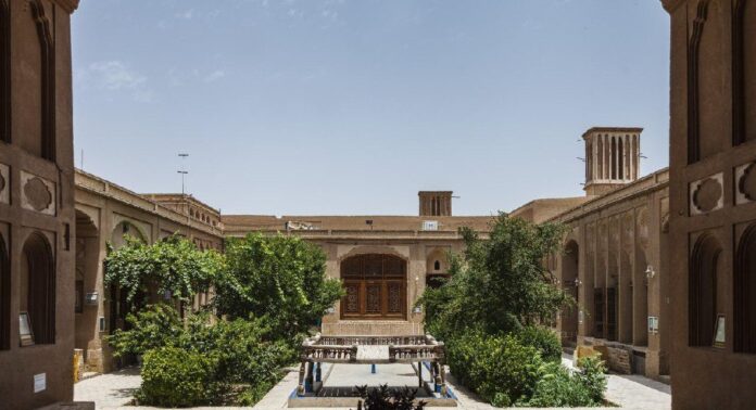 خانه لاری ها یزد