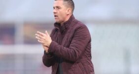 سرمربی پرسپولیس به جام جهانی میرود سرمربی پرسپولیس به جام جهانی میرود