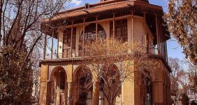 سند تکبرگ کاخ چهلستون مجموعه دولتخانه صفوی به استان قزوین اهدا شد سند تکبرگ کاخ چهلستون مجموعه دولتخانه صفوی به استان قزوین اهدا شد