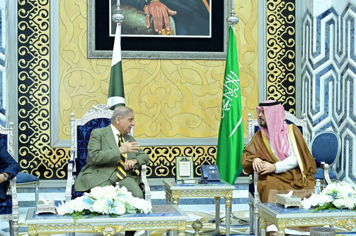 شهباز شریف وارد عربستان شد+ عکس شهباز شریف وارد عربستان شد+ عکس