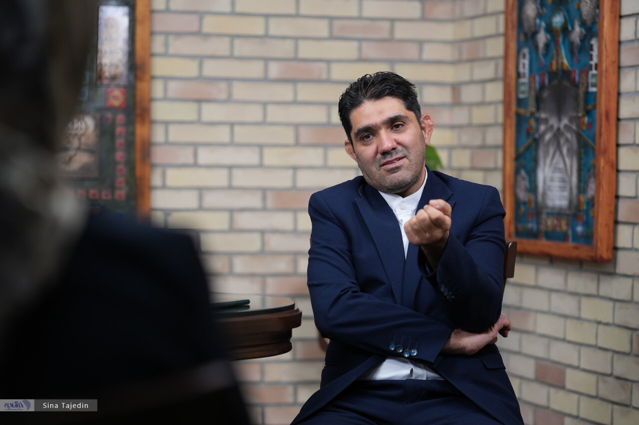 اینترنت در کشور صاحب ندارد / چرا هوش مصنوعی را میبندیم، چرا سایتی که برای تحقیقات است را فیلتر میکنیم؟ اینترنت در کشور صاحب ندارد / چرا هوش مصنوعی را میبندیم، چرا سایتی که برای تحقیقات است را فیلتر میکنیم؟