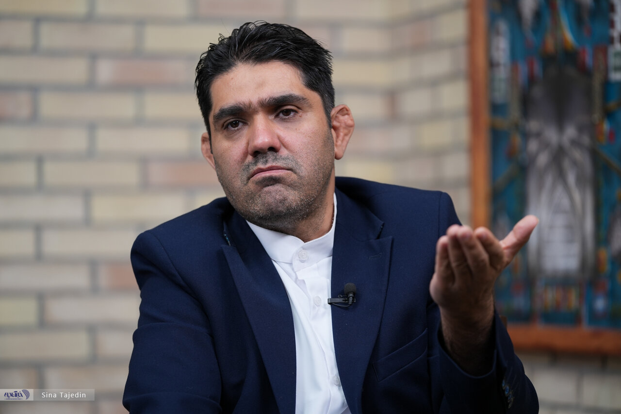 اینترنت در کشور صاحب ندارد / چرا هوش مصنوعی را میبندیم، چرا سایتی که برای تحقیقات است را فیلتر میکنیم؟ اینترنت در کشور صاحب ندارد / چرا هوش مصنوعی را میبندیم، چرا سایتی که برای تحقیقات است را فیلتر میکنیم؟