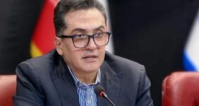 تدام محدودیت در دسترسی به سایت‌های پایه، جای تعجب دارد