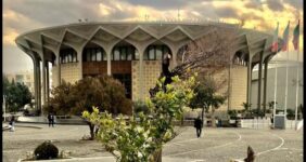 مراسم تکریم و معارفه مدیر کتابخانه تخصصی و اسناد هنرهای نمایشی برگزار شد/ اینجا نسخه‌های حیرت‌انگیزی نگهداری می‌شود