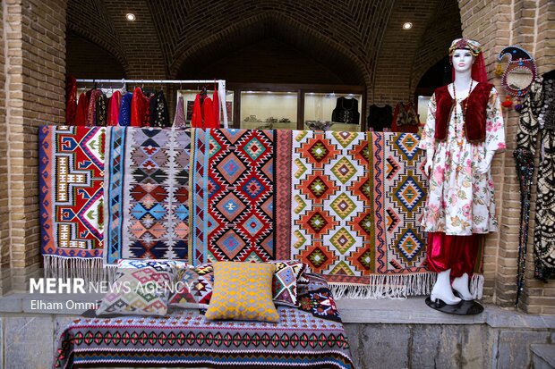 احداث بازارچه دائمی صنایع‌دستی در آبدانان در دستور کار قرار دارد