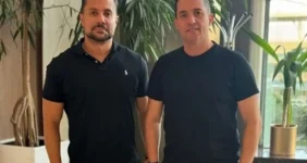 اوسمار و دستیارش به تهران رسیدند