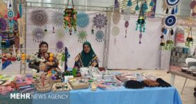 عرضه محصولات هنرمندان صنایعدستی سیستان و بلوچستان در نمایشگاه زاهدان عرضه محصولات هنرمندان صنایعدستی سیستان و بلوچستان در نمایشگاه زاهدان
