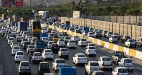 آخرین وضعیت ترافیکی محور‌های منتهی به شهر قم / ترافیک آزادراه تهران–قم به اوج رسید