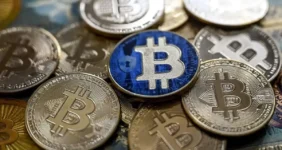 تغییرات قیمتی ۱۰ ارز دیجیتالی بزرگ/ بیت‌کوین در ۶۵ هزار دلار مقاومت کرد؟