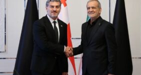 پزشکیان: ایران زیر بار زور نمیرود پزشکیان: ایران زیر بار زور نمیرود