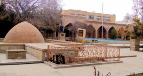 آرامگاه دو کمال که مدفن کمال خجندی