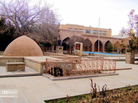 آرامگاه دو کمال که مدفن کمال خجندی