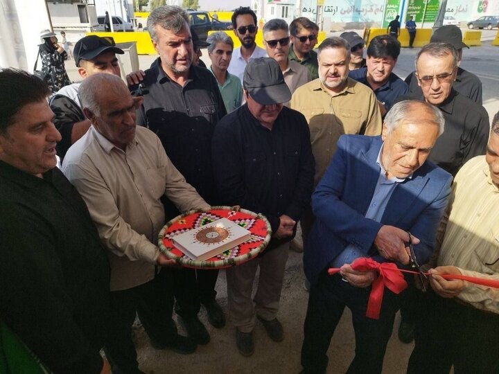 افتتاح نمایشگاه صنایع دستی در مسیر تردد زوار اربعین حسینی در مهران