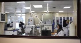 برنامه سازمان غذا و دارو برای توسعه شبکه آزمایشگاهی کشور