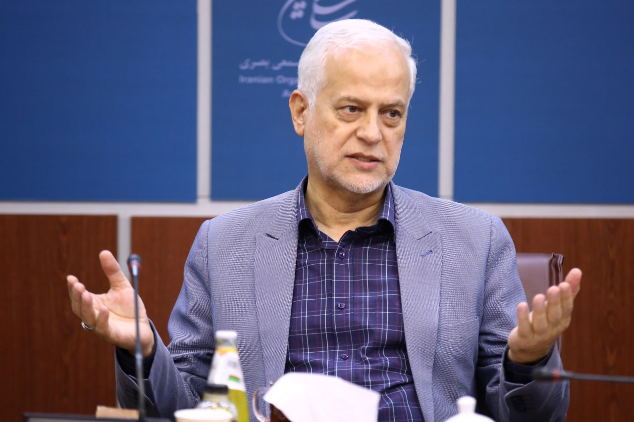 طهماسب، برومند، صدرعاملی و خامنه در شورای سیاست‌گذاری جشنواره کودک