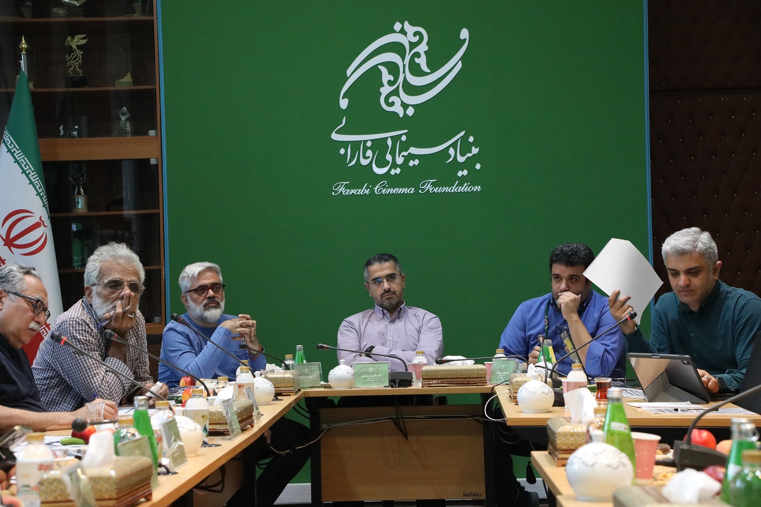 گردهمایی چهره‌های شاخص سینمای ایران برای پیچینگ ۱۴۰۵ فارابی/ ۳۷ پروژه از میان بیش از ۸۰۰ طرح به مرحله ارائه رسیدند